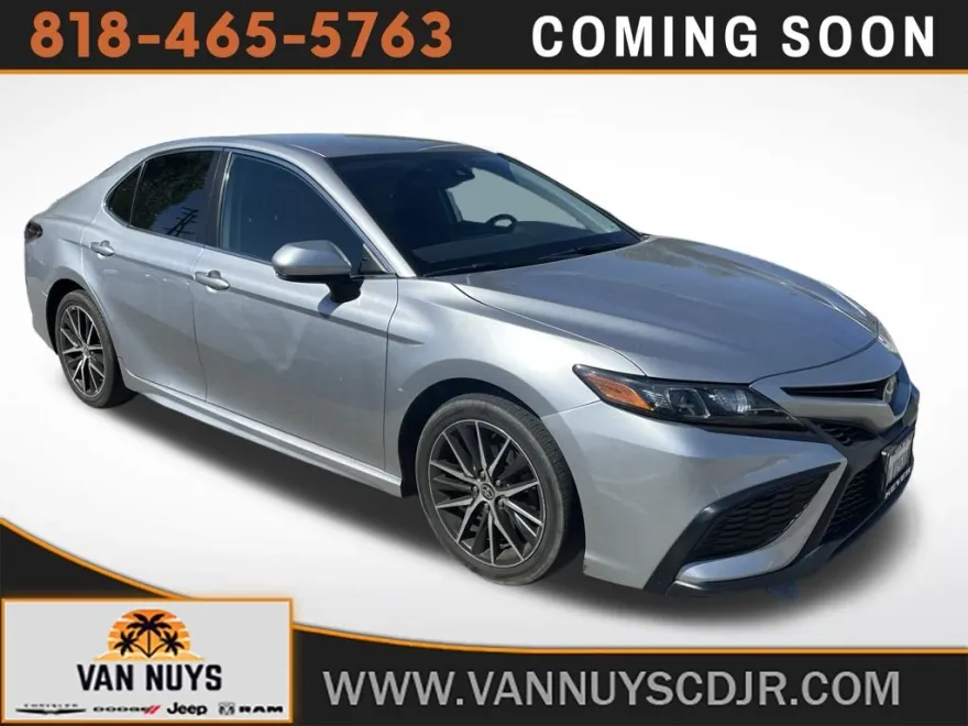 2021 Toyota Camry SE photo 1