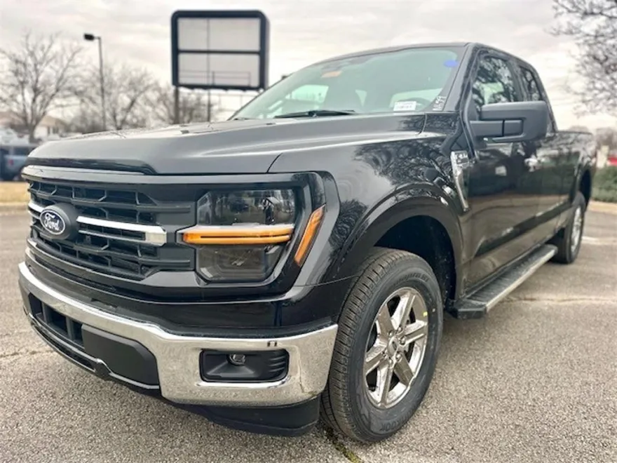 2025 Ford F-150 XLT photo 1