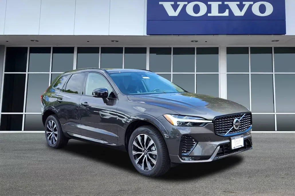 2025 Volvo XC60 B5 Core photo 1