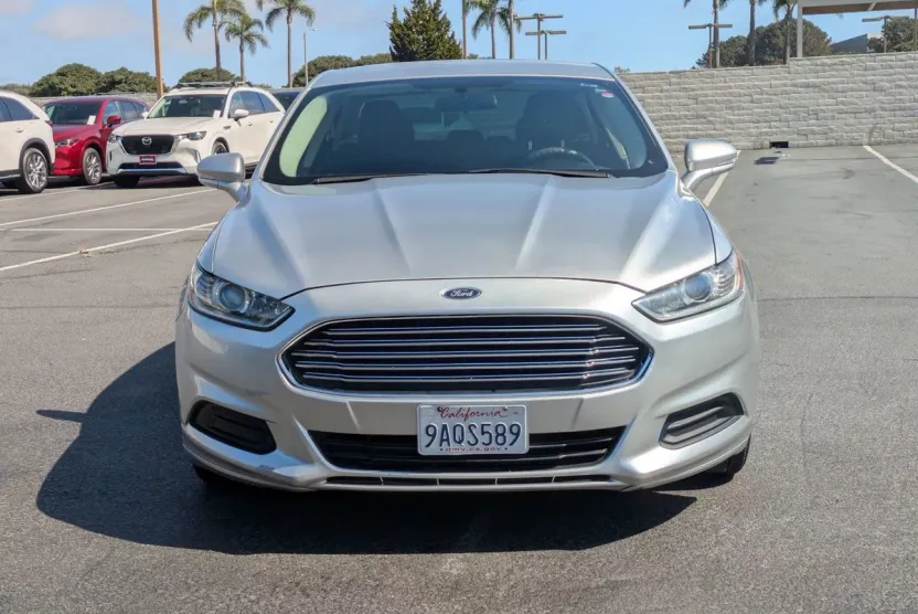 2015 Ford Fusion Hybrid SE photo 1