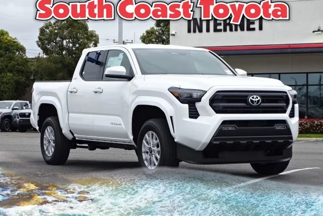 2025 Toyota Tacoma SR5 photo 1