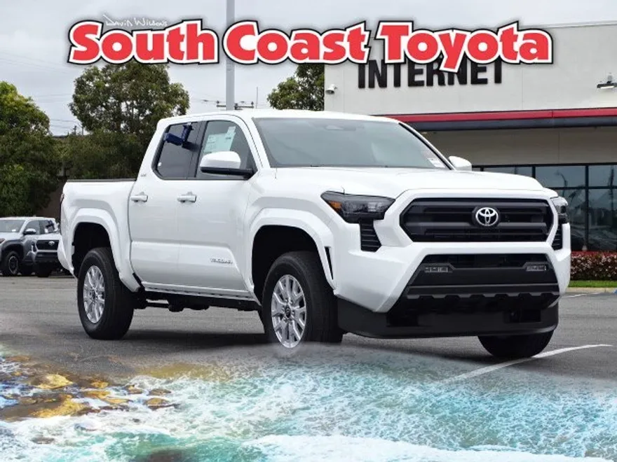 2025 Toyota Tacoma SR5 photo 1