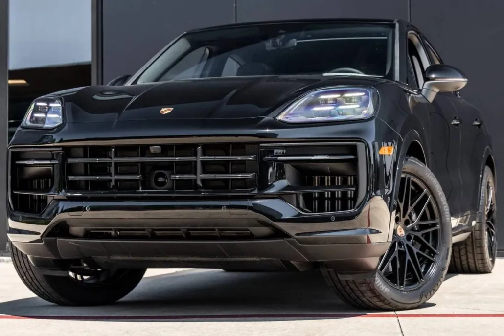 2026 Porsche Cayenne Coupe photo 1
