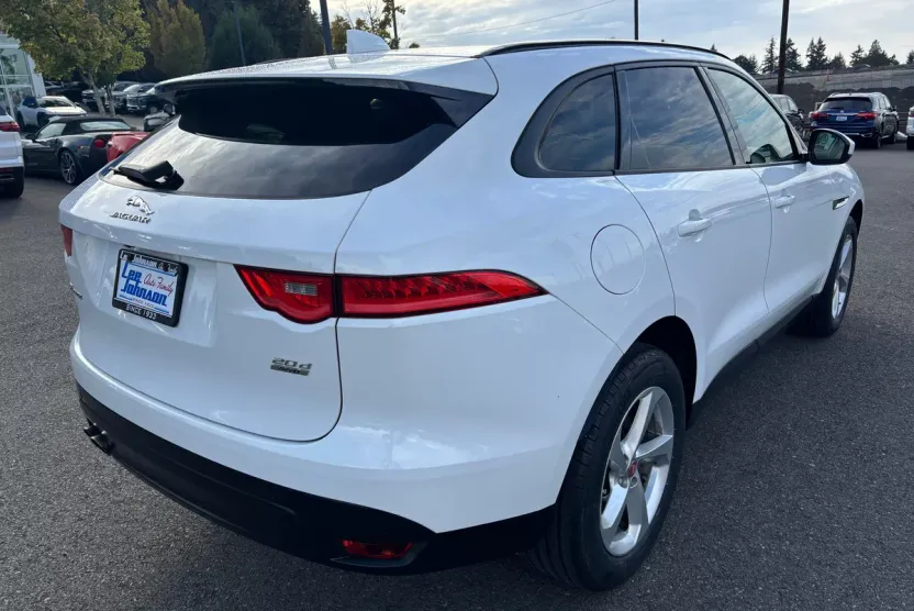 2017 Jaguar F-PACE Premium photo 1