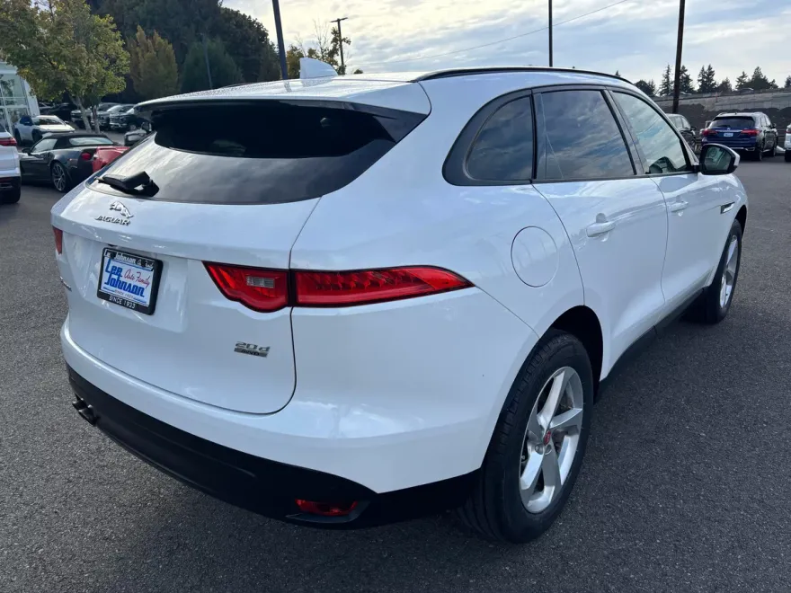 2017 Jaguar F-PACE Premium photo 1