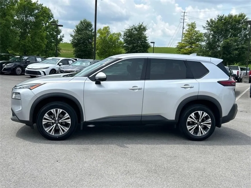 2021 Nissan Rogue SV photo 1