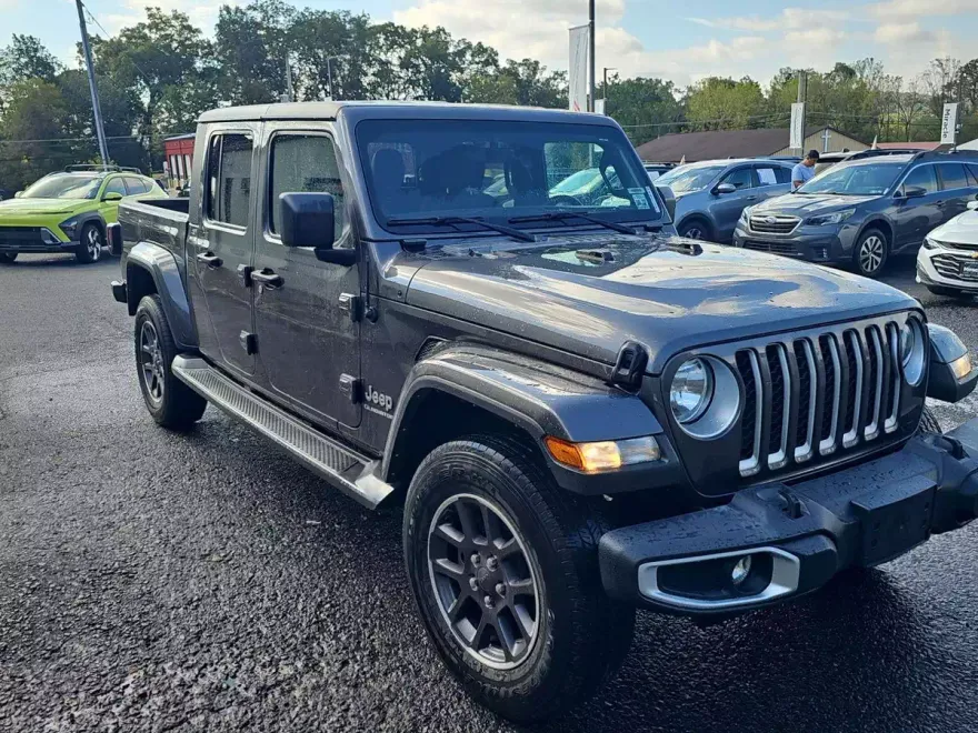 2022 Jeep Gladiator Overland photo 1