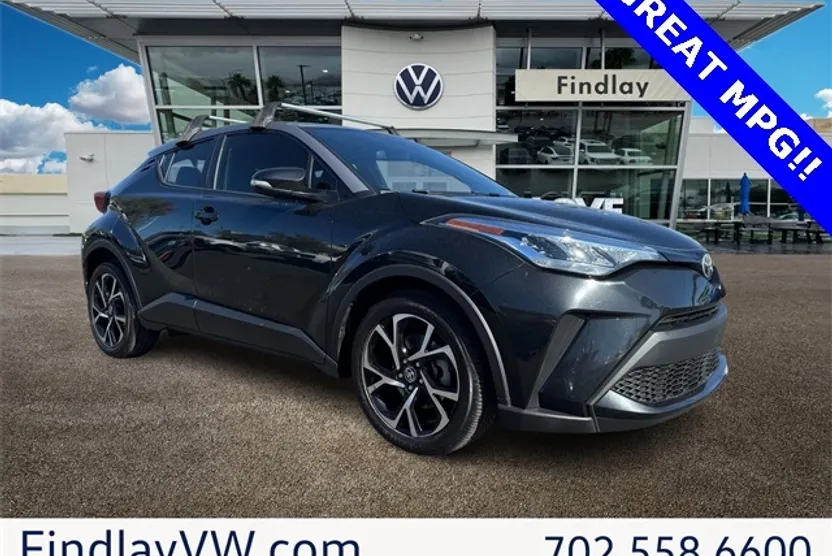 2020 Toyota C-HR XLE photo 1