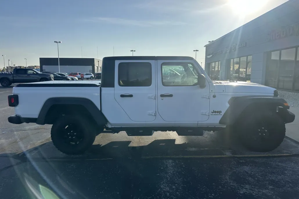 2020 Jeep Gladiator Sport S photo 1