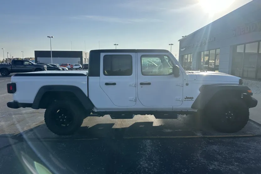 2020 Jeep Gladiator Sport S photo 1