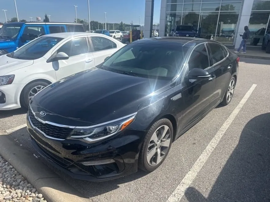 2020 Kia Optima S photo 1