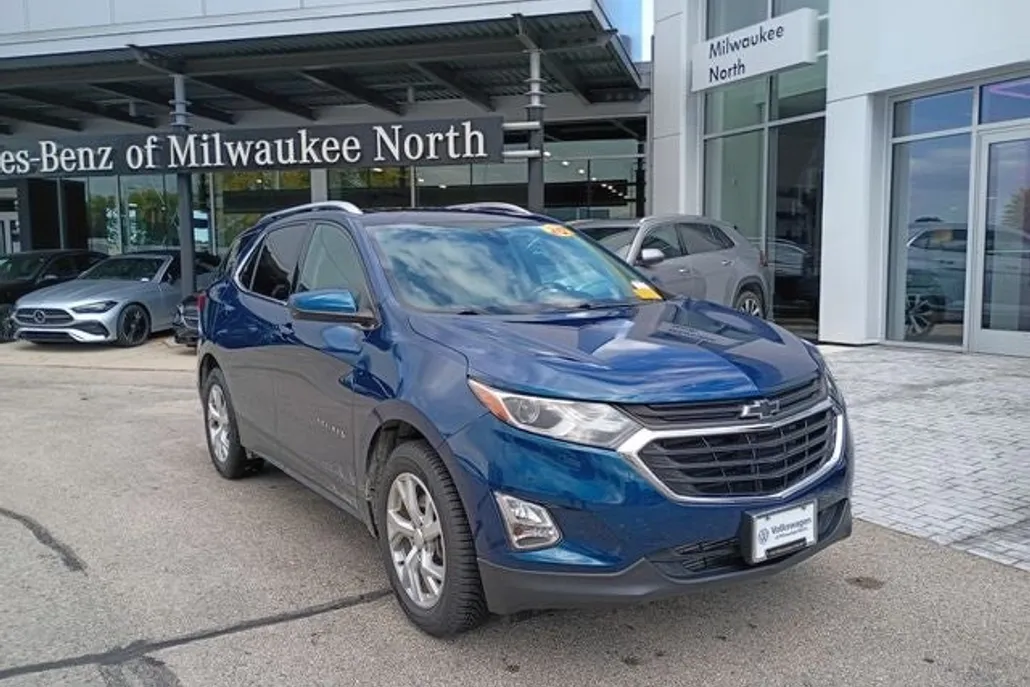 2020 Chevrolet Equinox LT photo 1