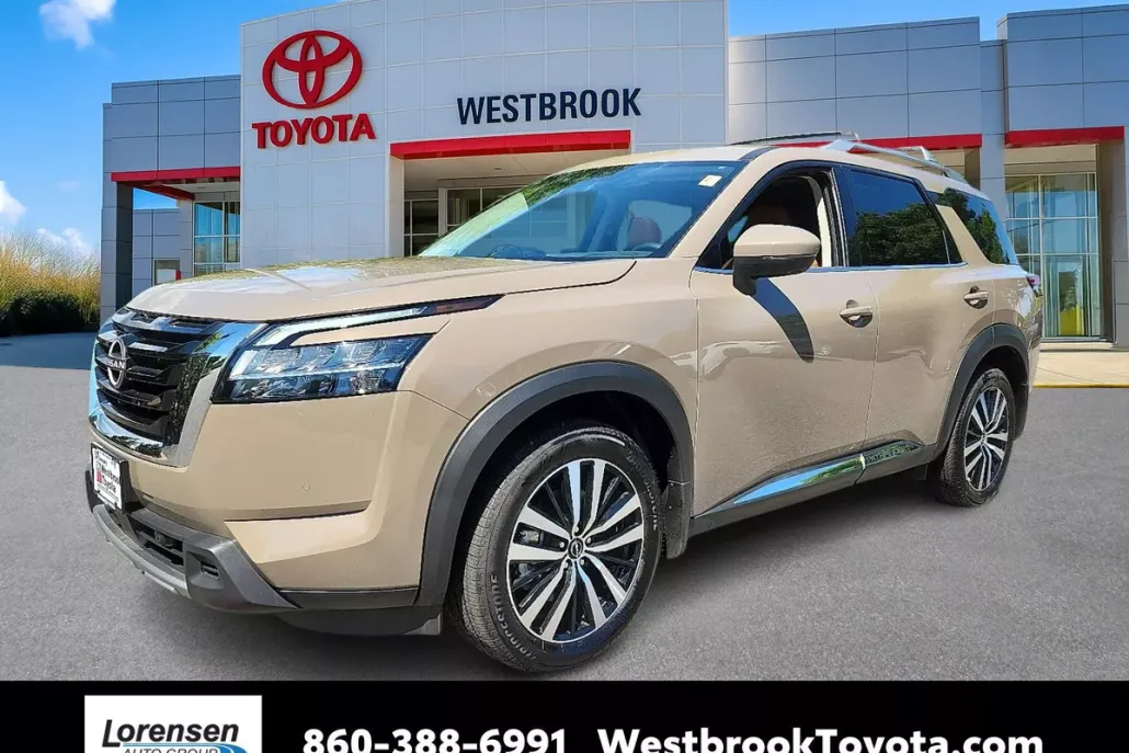 2024 Nissan Pathfinder Platinum photo 1