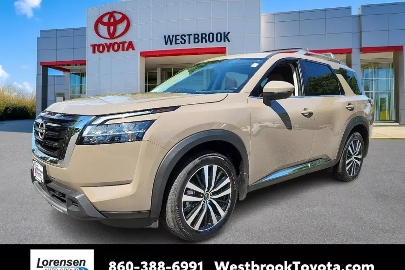2024 Nissan Pathfinder Platinum photo 1