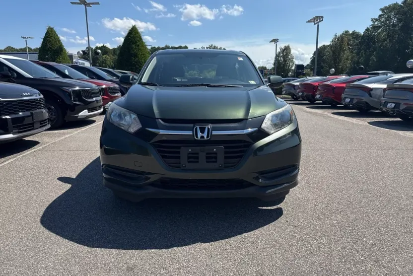 2018 Honda HR-V LX photo 1