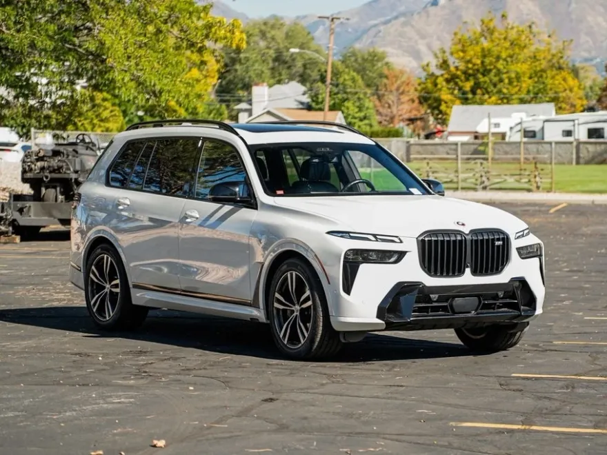 2023 Bmw X7 M60i photo 1