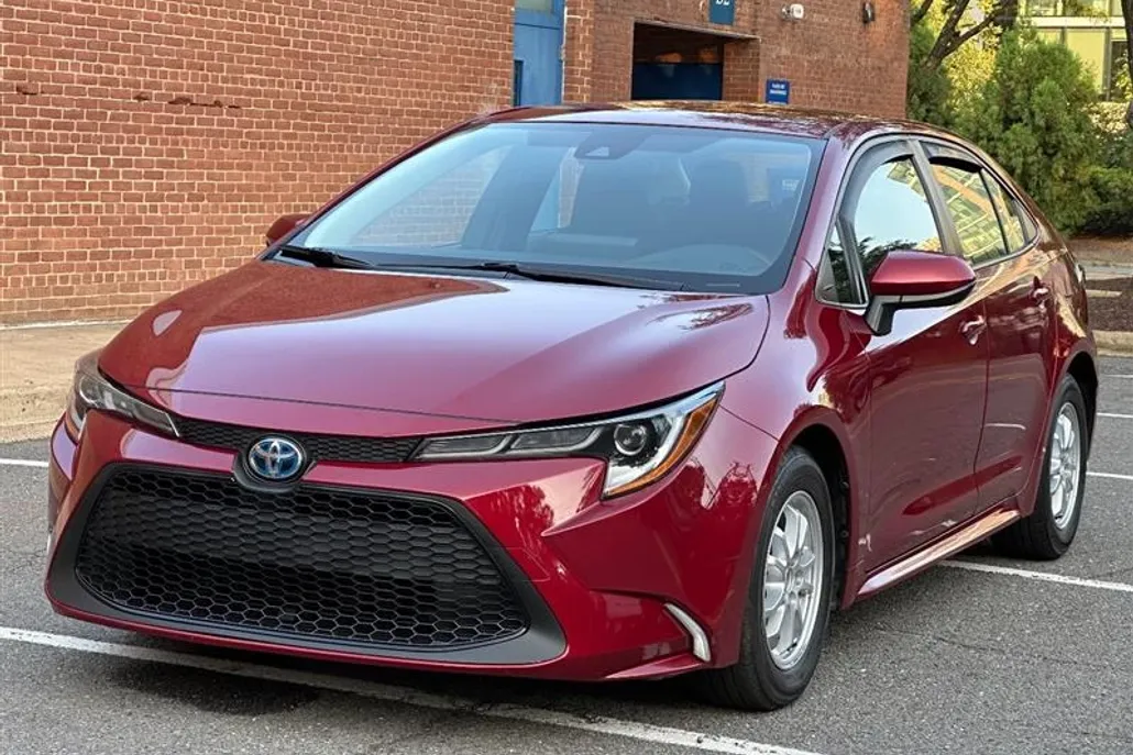 2022 Toyota Corolla Hybrid LE photo 1