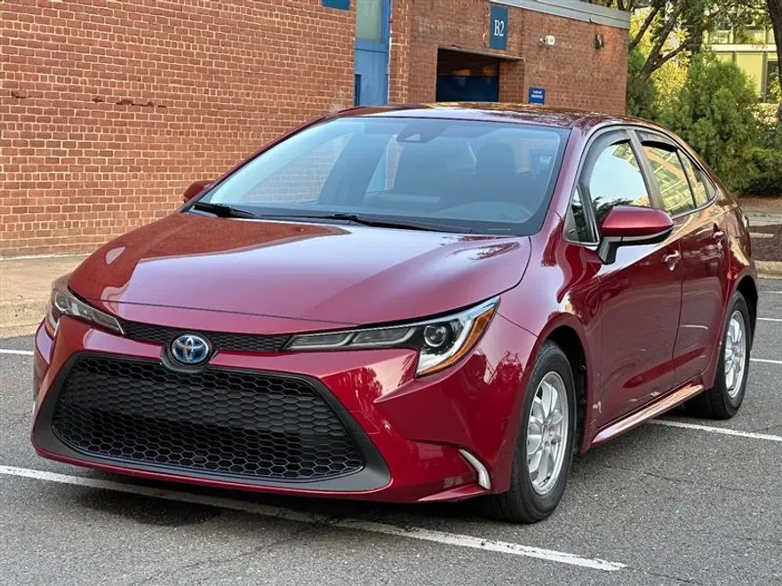 2022 Toyota Corolla Hybrid LE photo 1