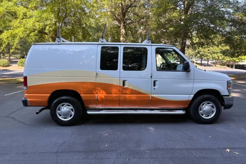 2014 Ford E-250 photo 1