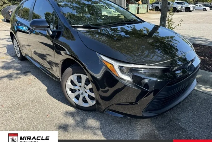 2023 Toyota Corolla Hybrid LE photo 1
