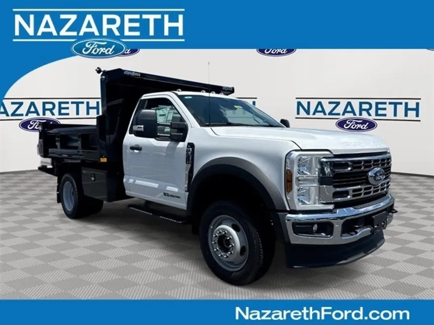 2025 Ford F-550 photo 1