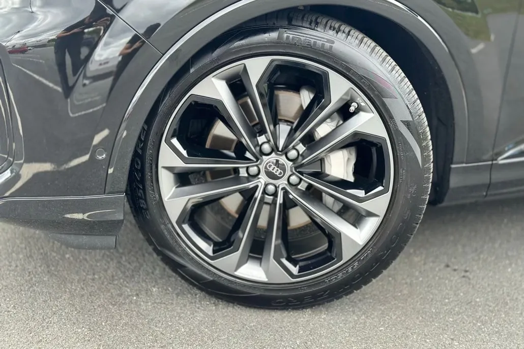 2025 Audi Q7 55 Premium Plus photo 1