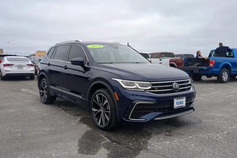 2024 Volkswagen Tiguan SEL R-Line Black photo 1