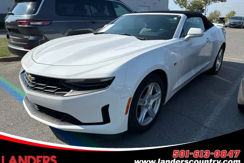 2023 Chevrolet Camaro 1LT photo 1
