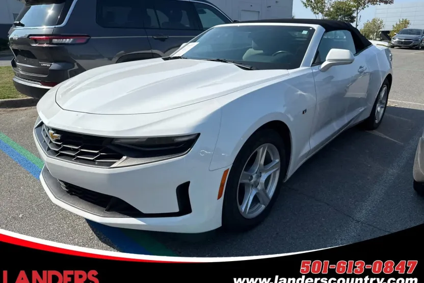 2023 Chevrolet Camaro 1LT photo 1