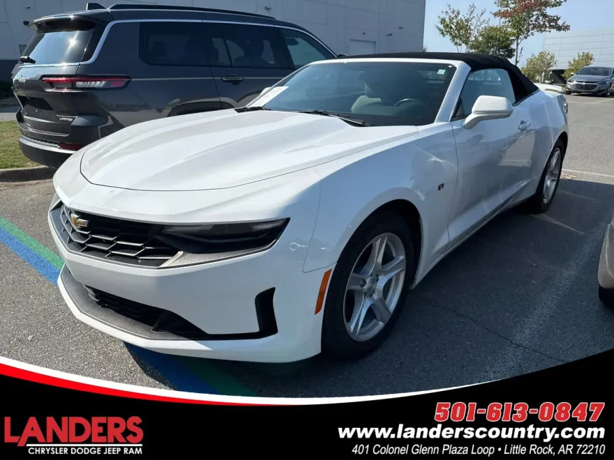 2023 Chevrolet Camaro 1LT photo 1