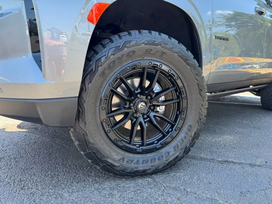 2023 Chevrolet Tahoe RST photo 1