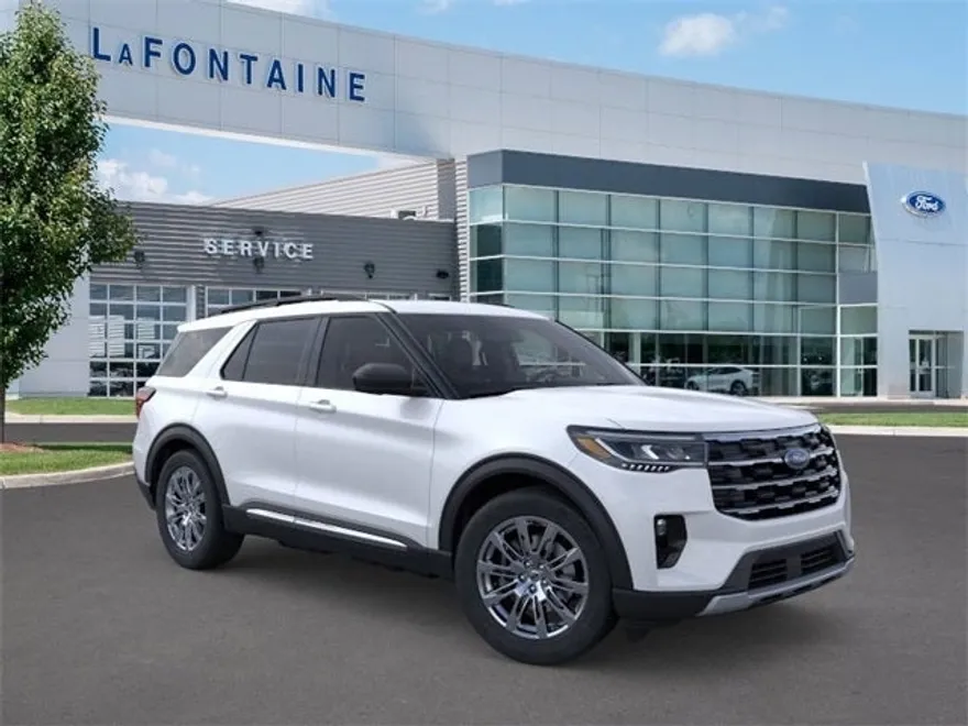 2025 Ford Explorer photo 1