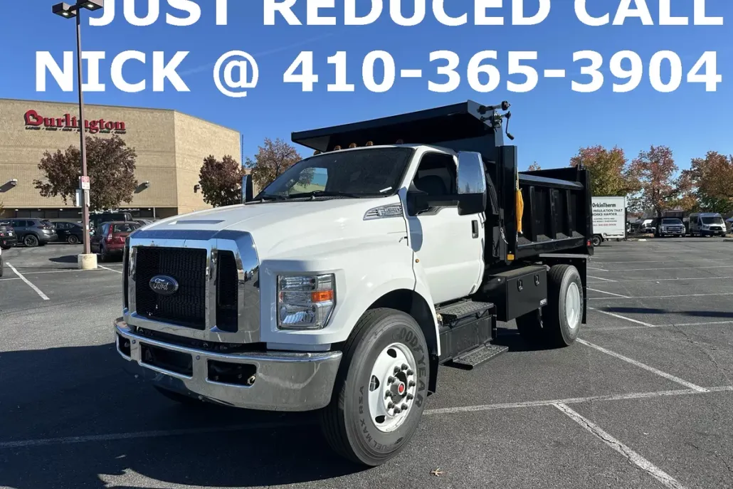 2025 Ford F-650 Base photo 1