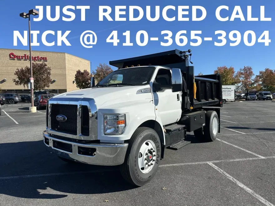 2025 Ford F-650 Base photo 1