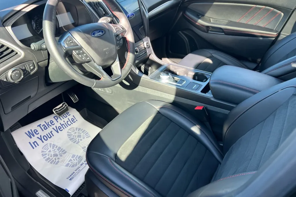 2022 Ford Edge ST-Line photo 1