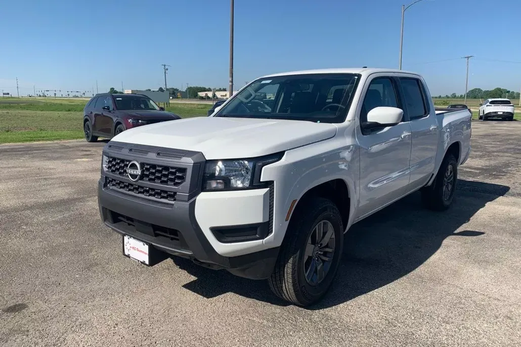 2025 Nissan Frontier SV photo 1
