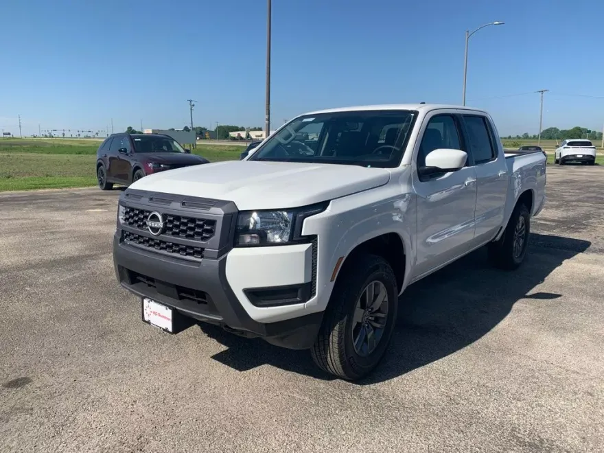 2025 Nissan Frontier SV photo 1
