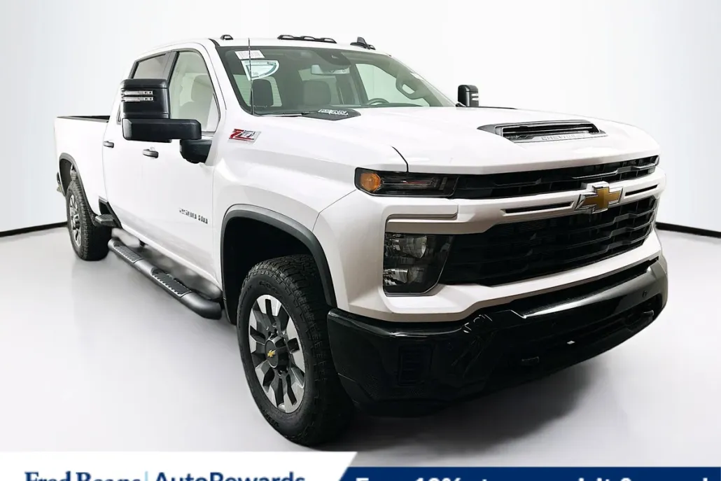 2025 Chevrolet Silverado 2500HD Custom photo 1