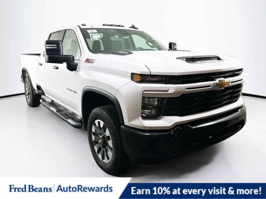 2025 Chevrolet Silverado 2500HD Custom photo 1