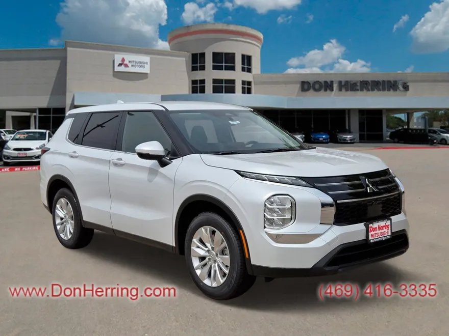 2025 Mitsubishi Outlander ES photo 1