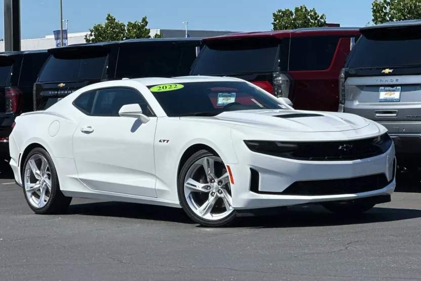 2022 Chevrolet Camaro LT1 photo 1