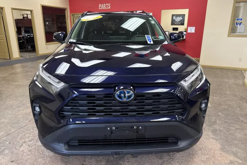 2022 Toyota RAV4 Hybrid XLE Premium photo 1