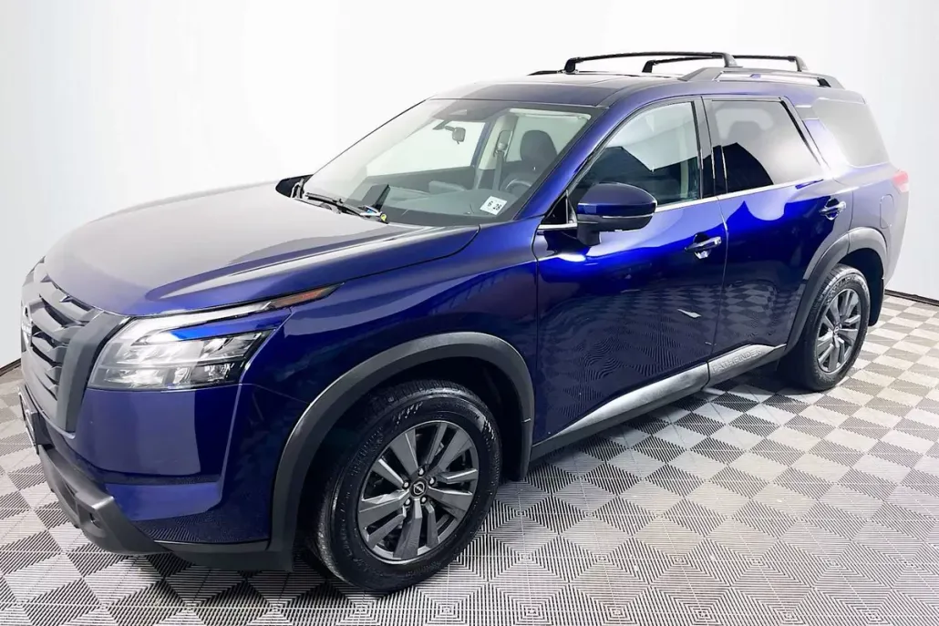 2023 Nissan Pathfinder SV photo 1