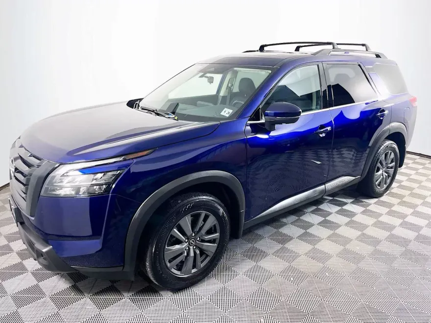 2023 Nissan Pathfinder SV photo 1