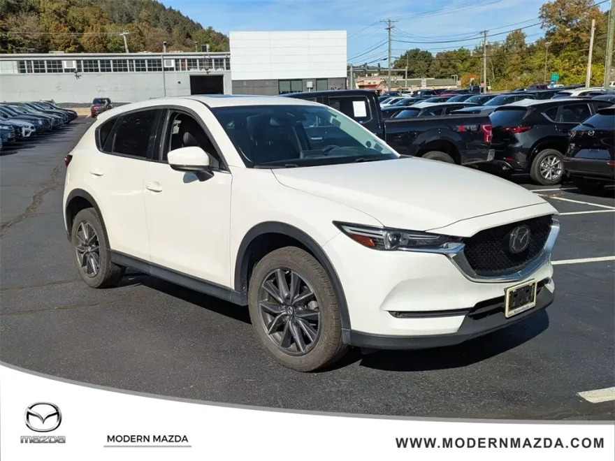 2017 Mazda CX-5 Grand Touring photo 1