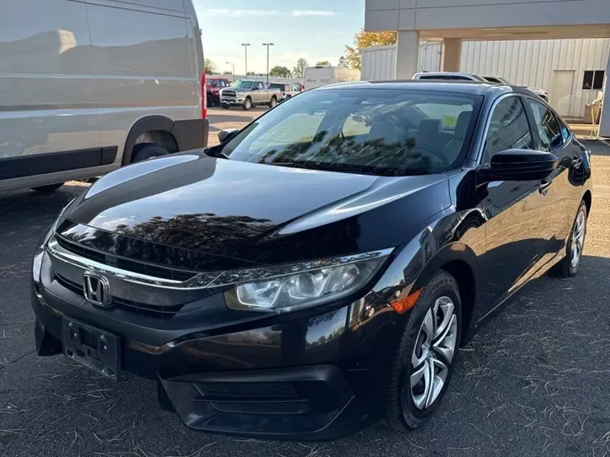 2017 Honda Civic LX photo 1