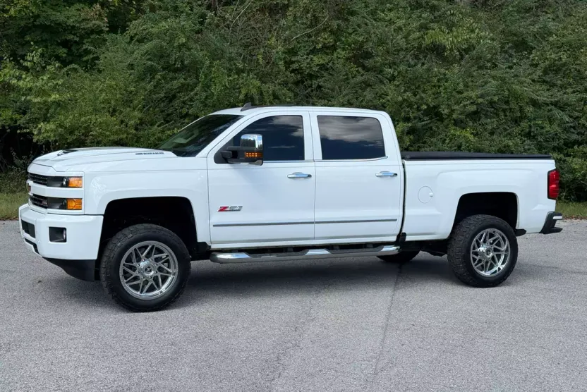 2017 Chevrolet Silverado 2500HD LTZ photo 1