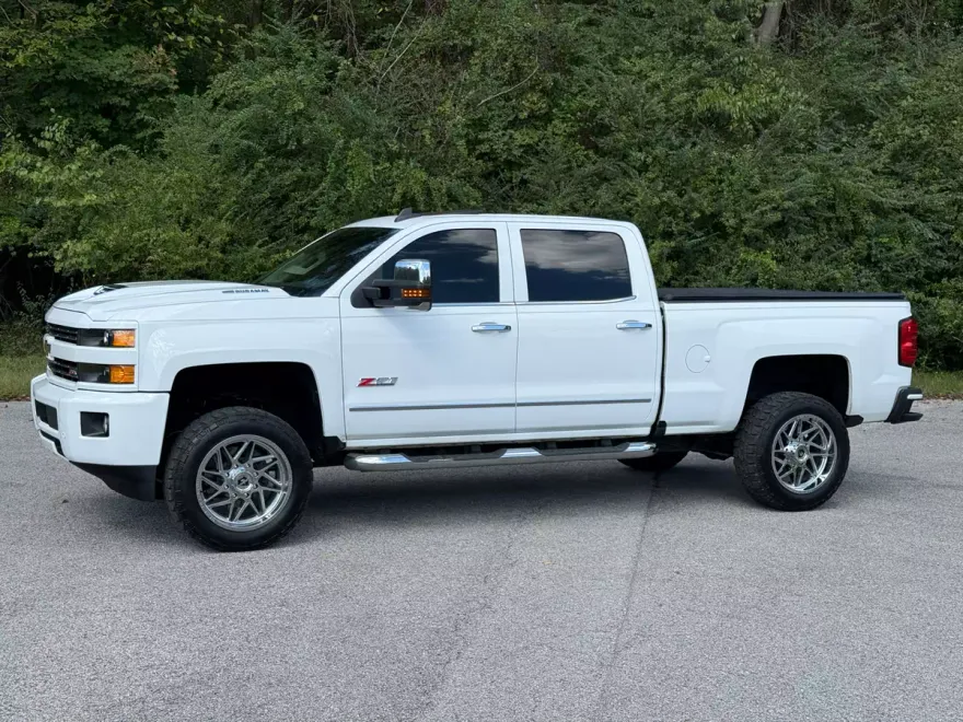 2017 Chevrolet Silverado 2500HD LTZ photo 1