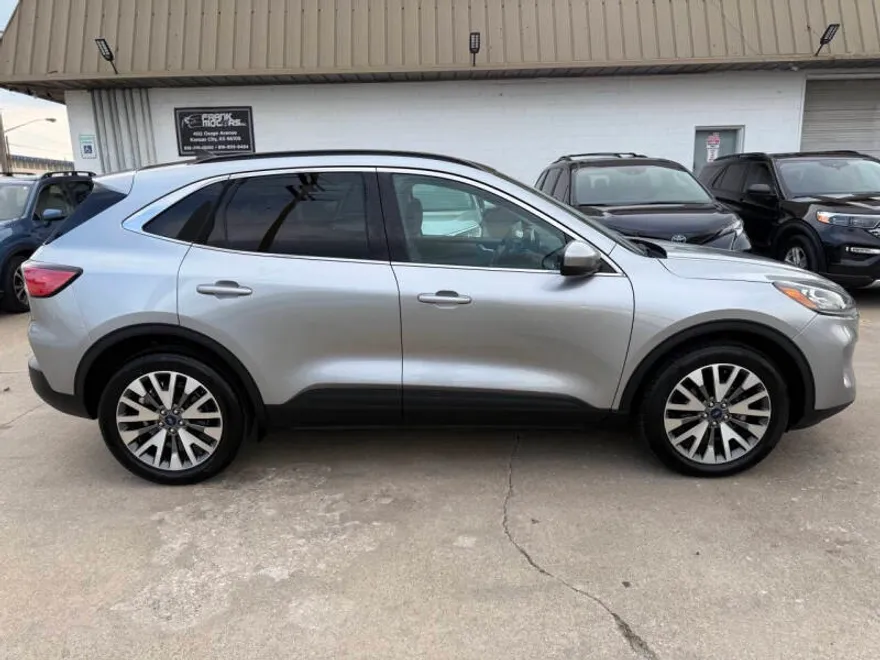 2022 Ford Escape Titanium Sport photo 1