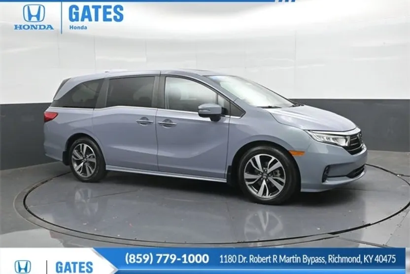 2023 Honda Odyssey Touring photo 1
